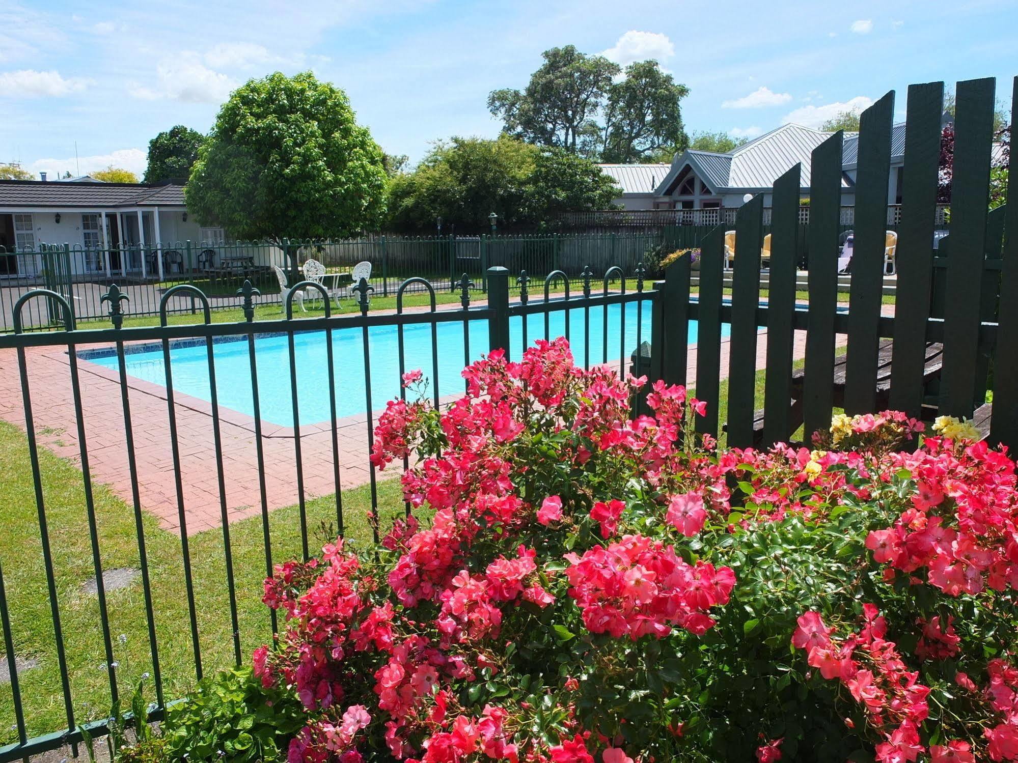 Colonial Court Motel Cambridge Buitenkant foto